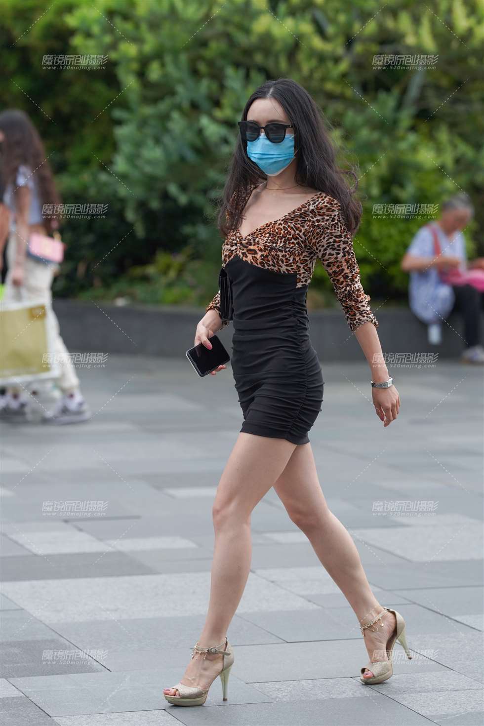 图片[1]-【凯恩赛帖】妹子这种精致的身材 男人女人都爱-街拍流行馆