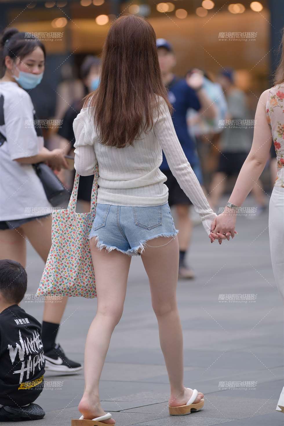 图片[2]-【视觉冲击赛贴】迷人de热裤女孩，我又爱了-街拍流行馆