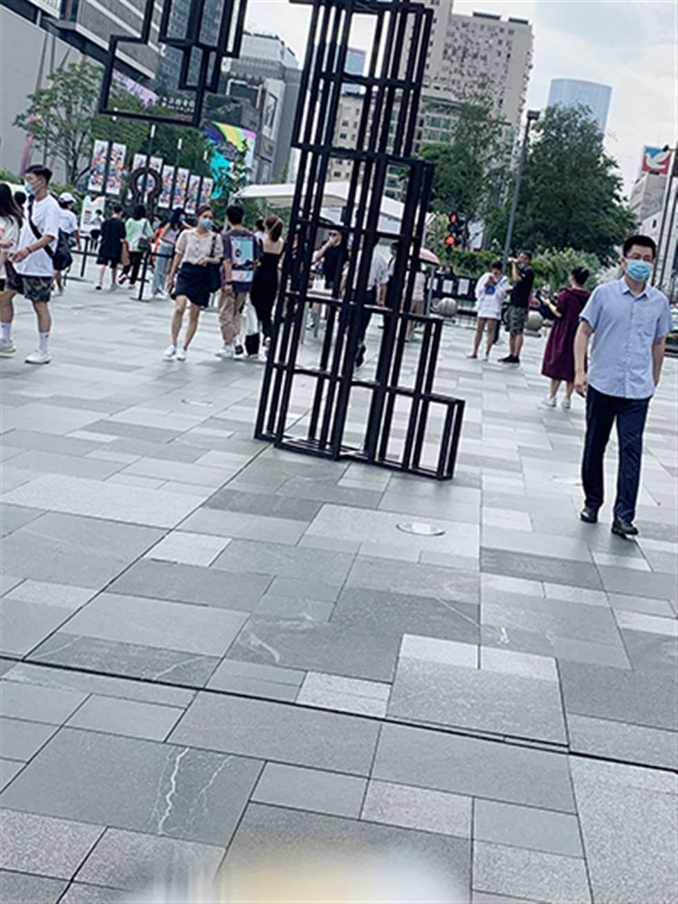 图片[3]-【视觉冲击赛贴】性感吊带黑色紧身裤美女-街拍流行馆