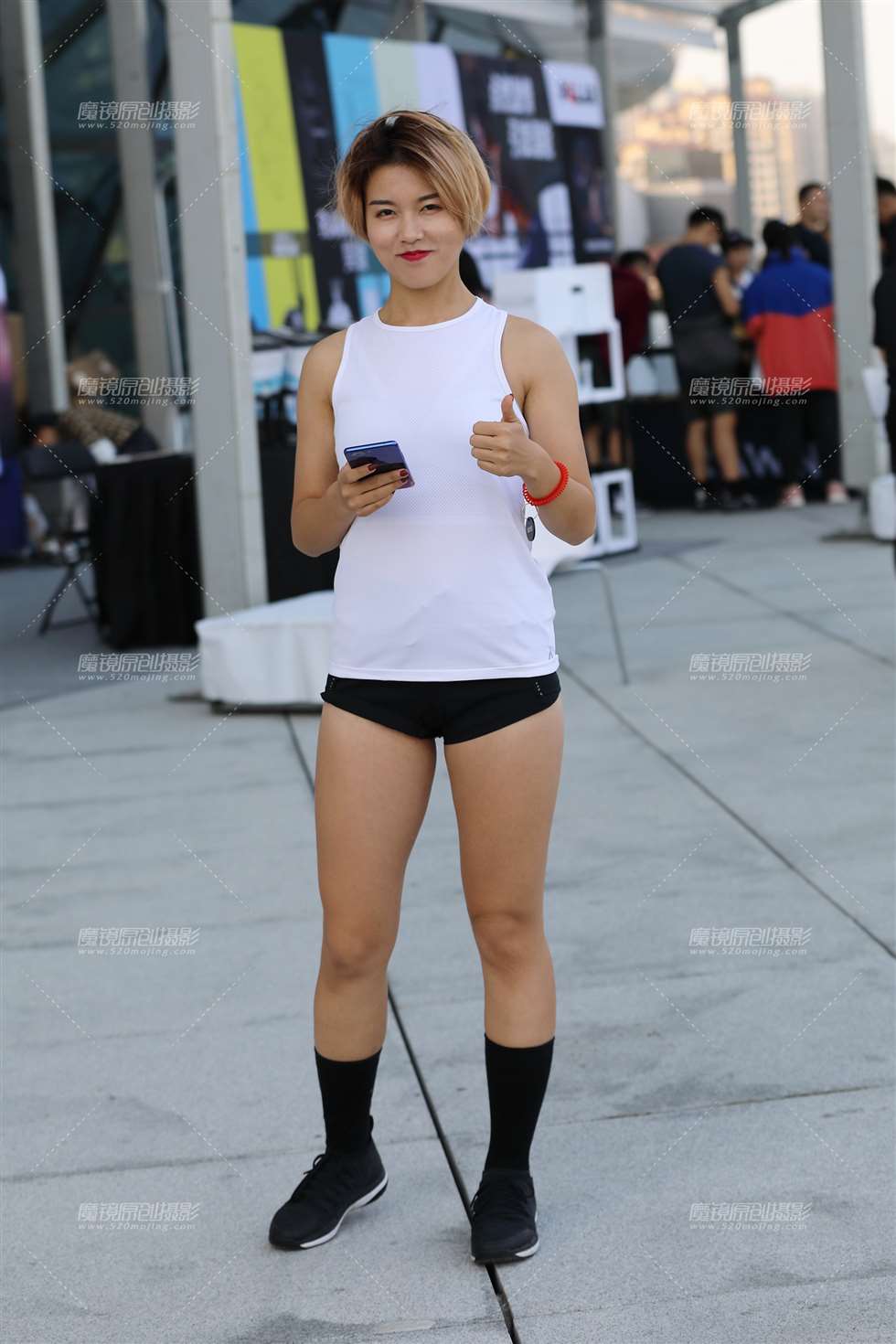 图片[1]-【欧阳赛贴】运动短裤美女-街拍流行馆