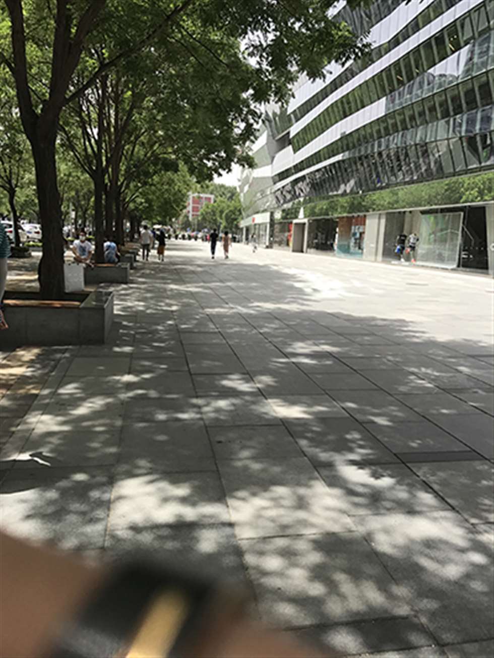 图片[3]-【玻璃赛帖】性感包臀裙女友-街拍流行馆
