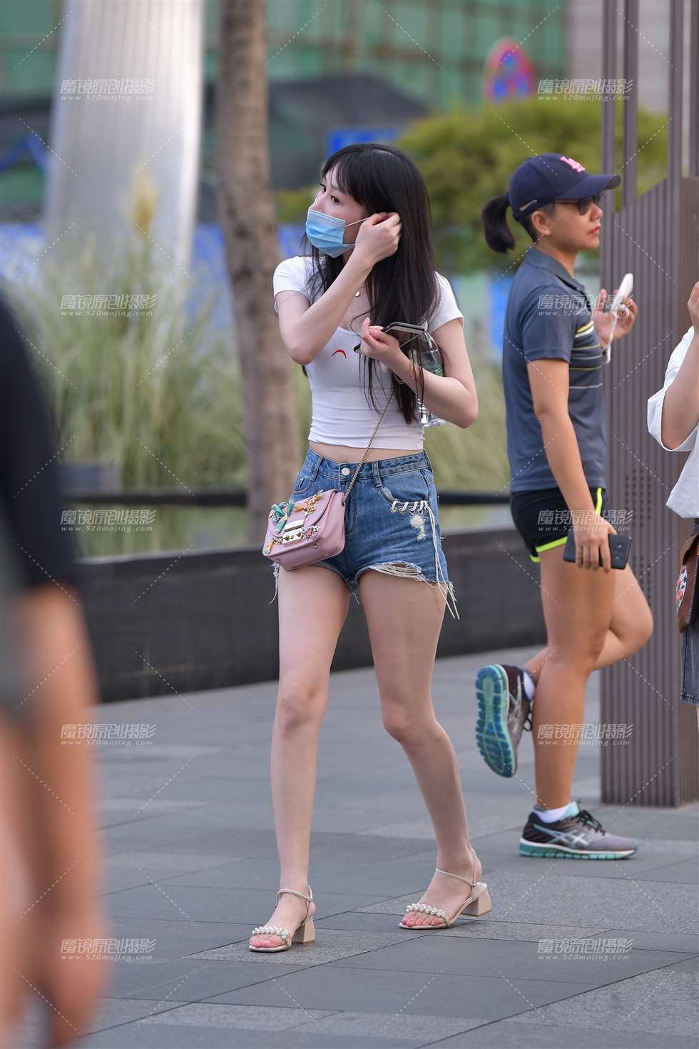 图片[4]-【视觉冲击赛贴】迷你热裤女孩-街拍流行馆