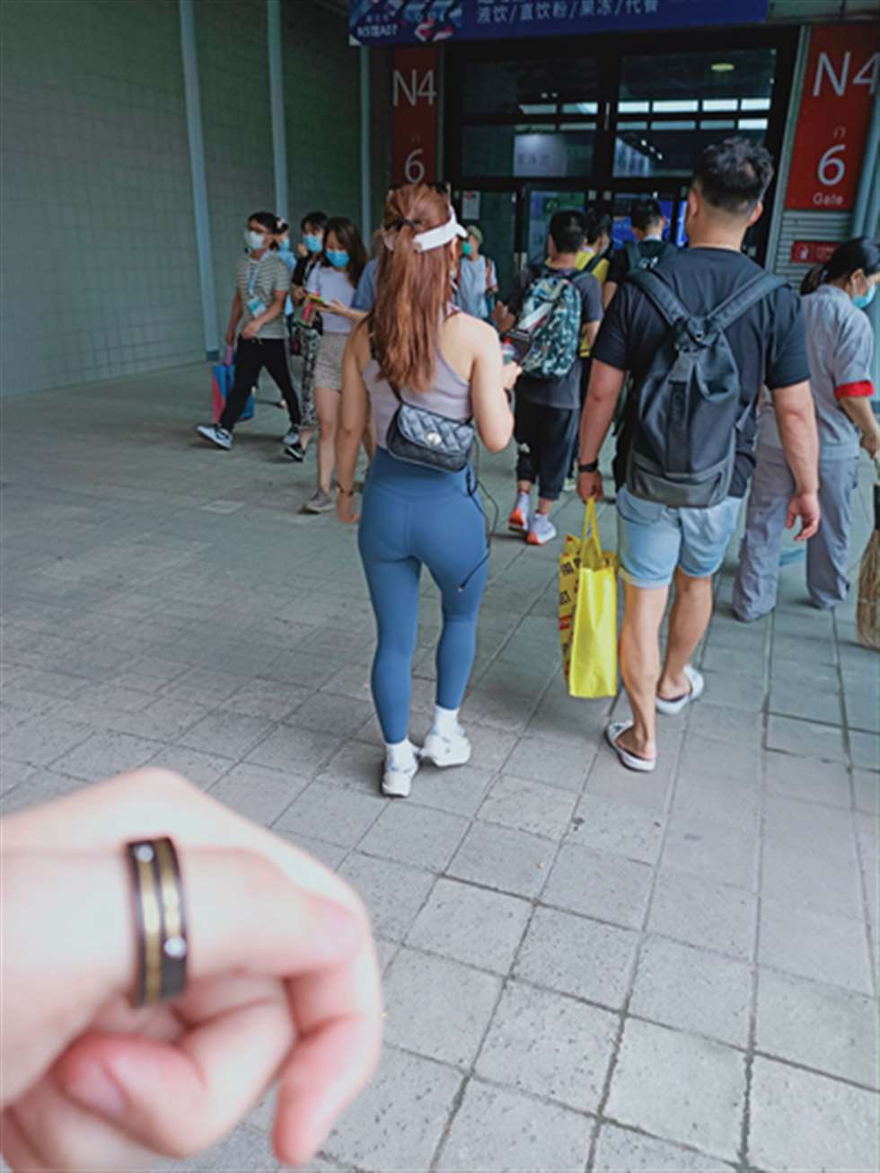 图片[3]-【欧阳赛贴】蓝色紧身美女-街拍流行馆