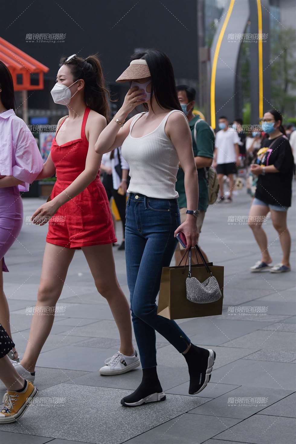 图片[4]-【视觉冲击赛贴】暴风雨前的紧牛-街拍流行馆