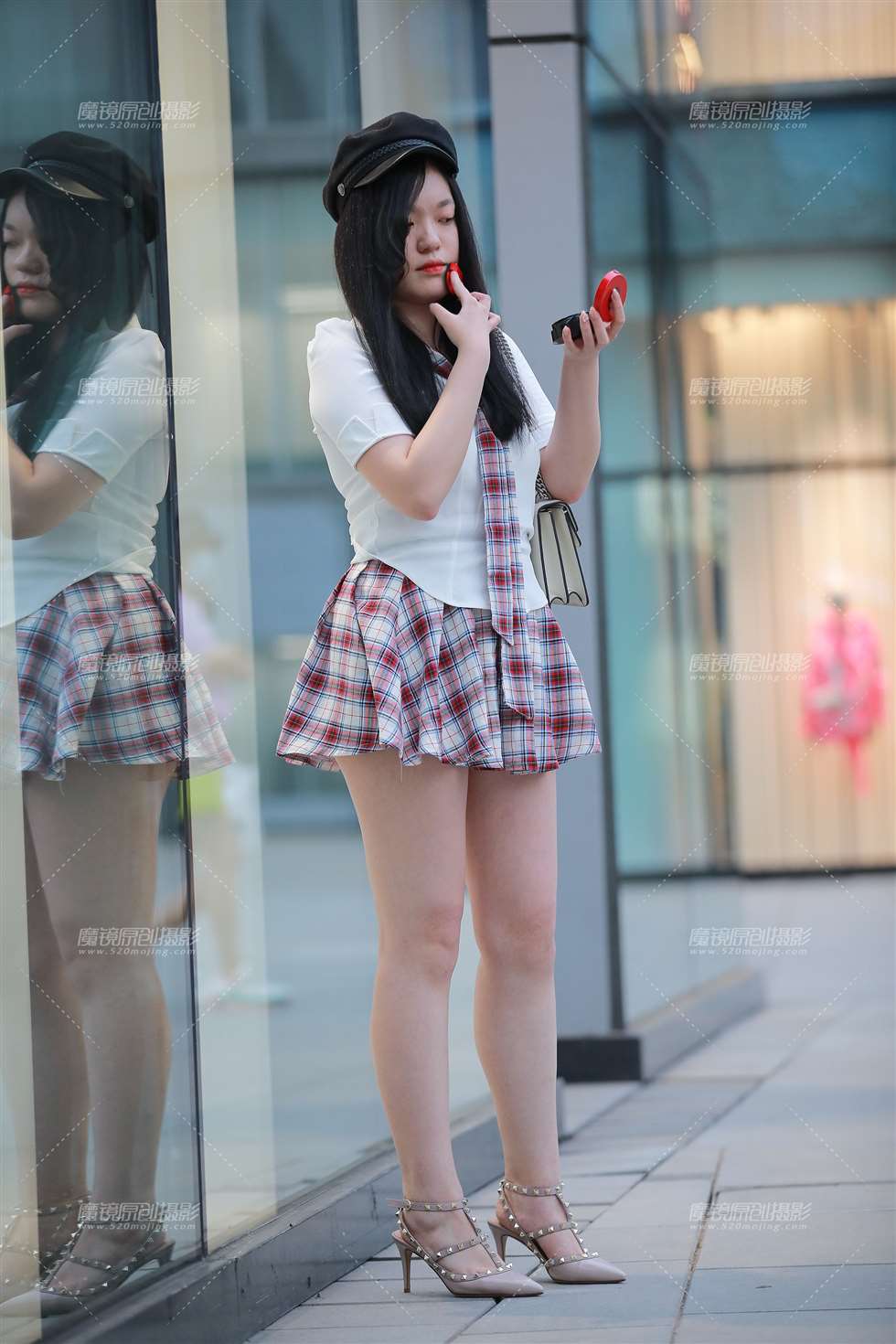 图片[1]-【玻璃赛帖】搭讪超短裙小妹-街拍流行馆