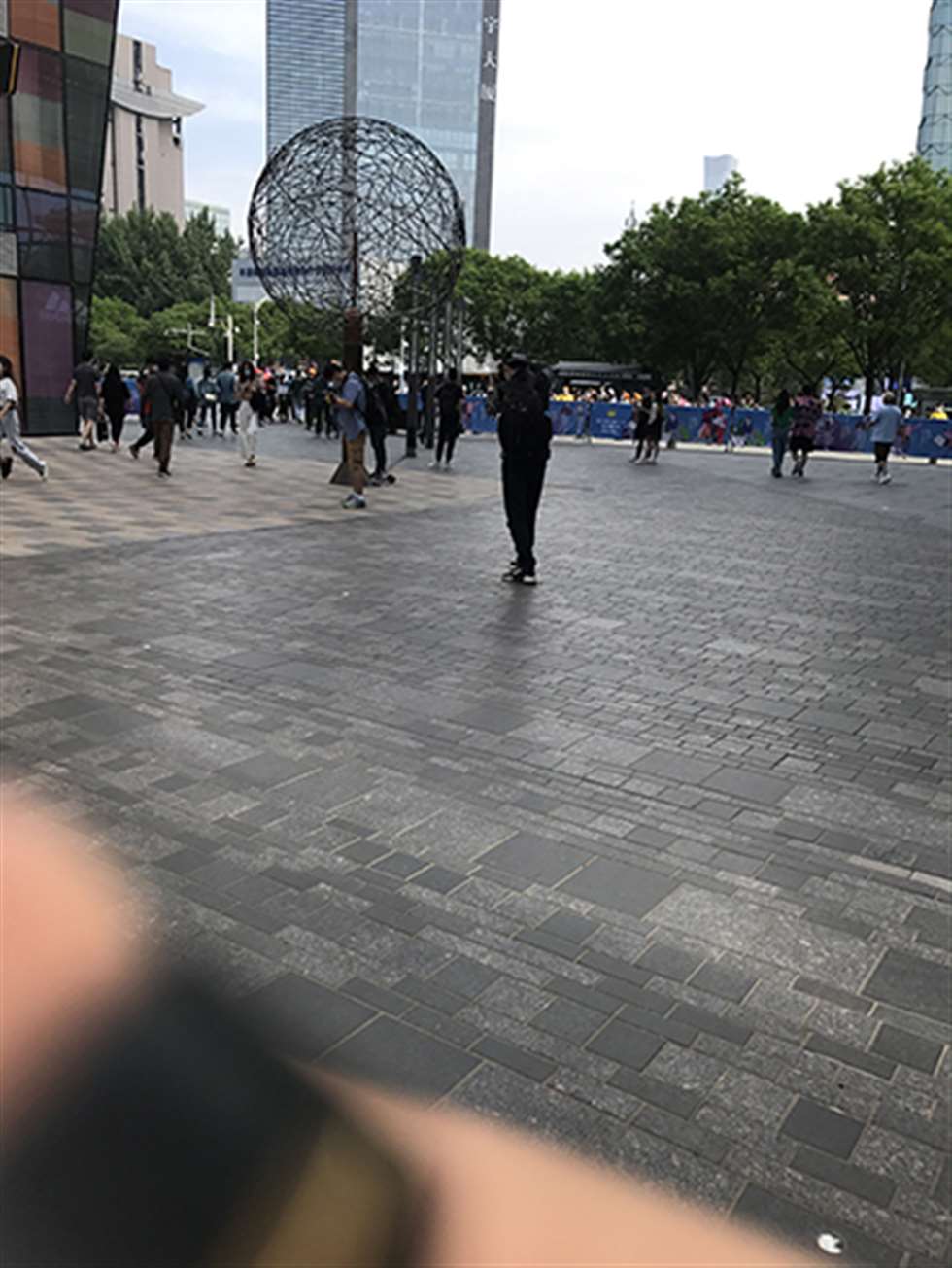 图片[3]-【玻璃赛帖】搭讪超短裙小妹-街拍流行馆