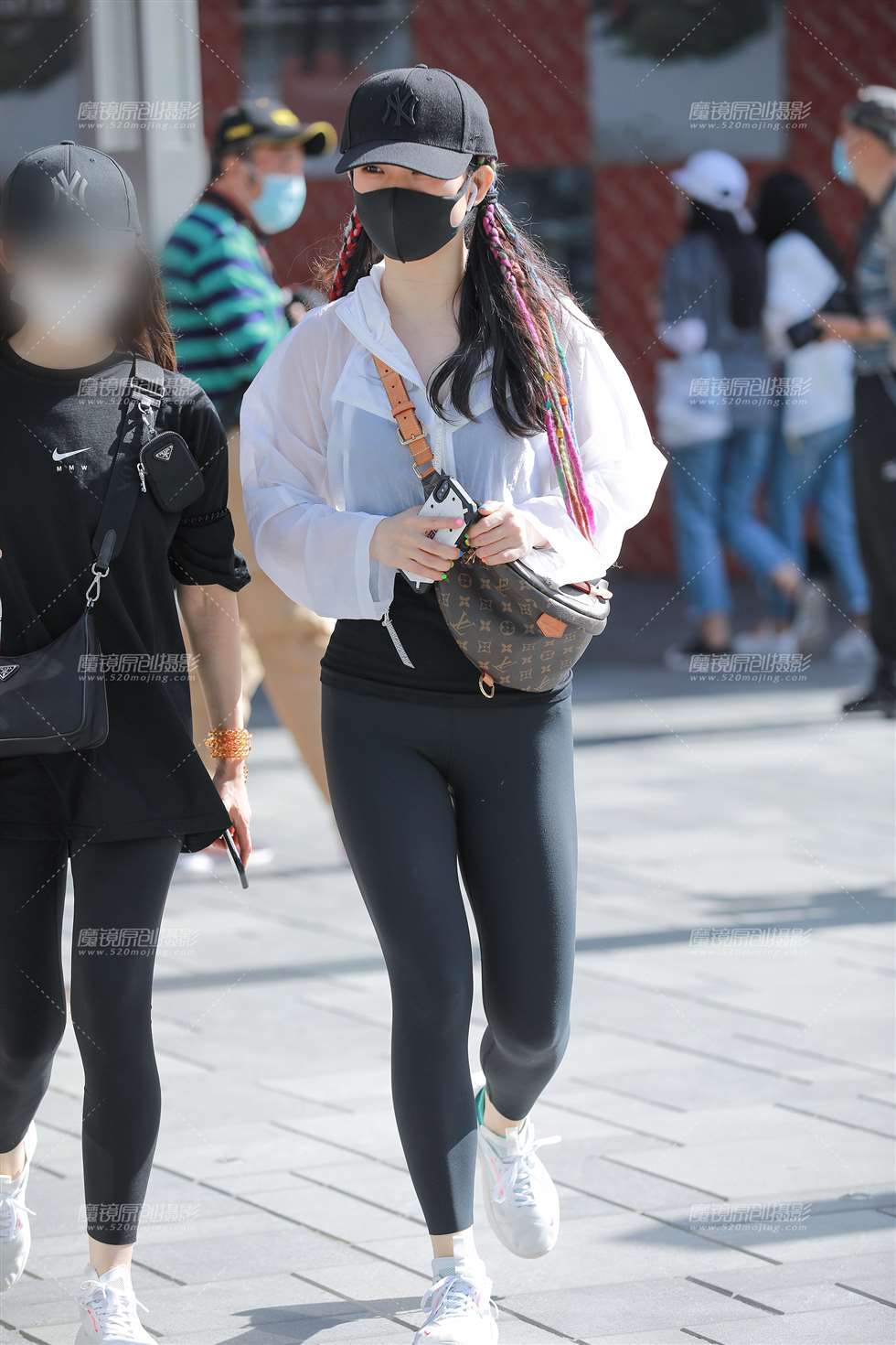 图片[5]-【玻璃赛帖】黑色瑜伽裤小妹-街拍流行馆