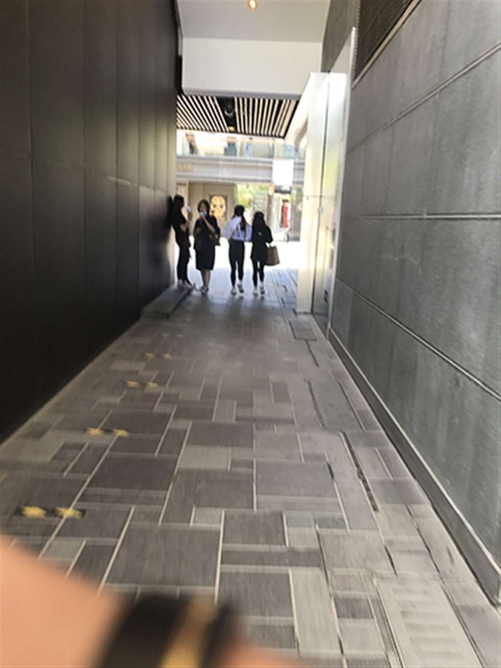 图片[3]-【玻璃赛帖】黑色瑜伽裤小妹-街拍流行馆