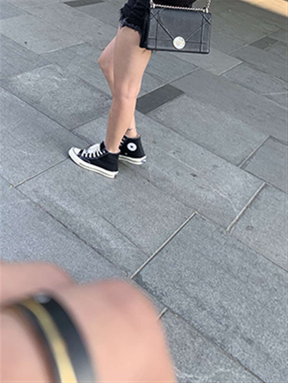图片[3]-【红石赛帖】极品热裤美女-街拍流行馆