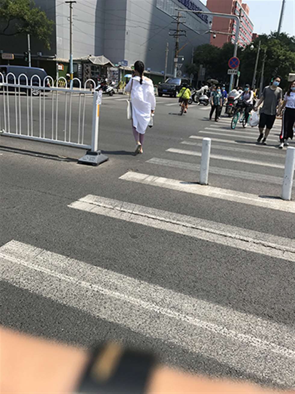 图片[3]-【玻璃赛帖】粉色瑜伽裤小姐姐-街拍流行馆