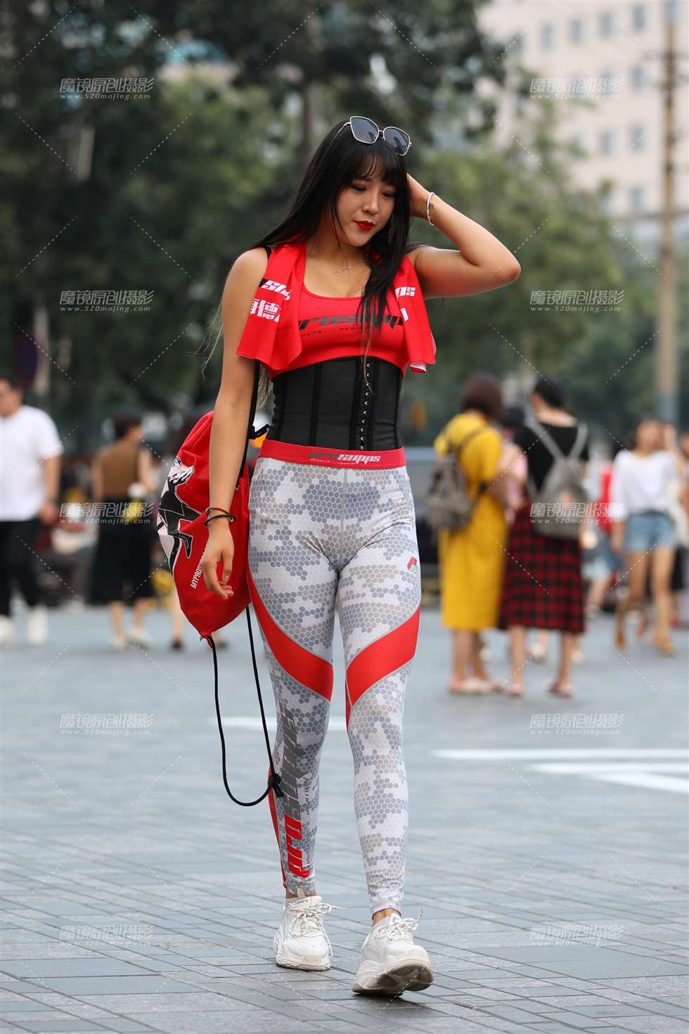 图片[1]-热血小姐姐-街拍流行馆