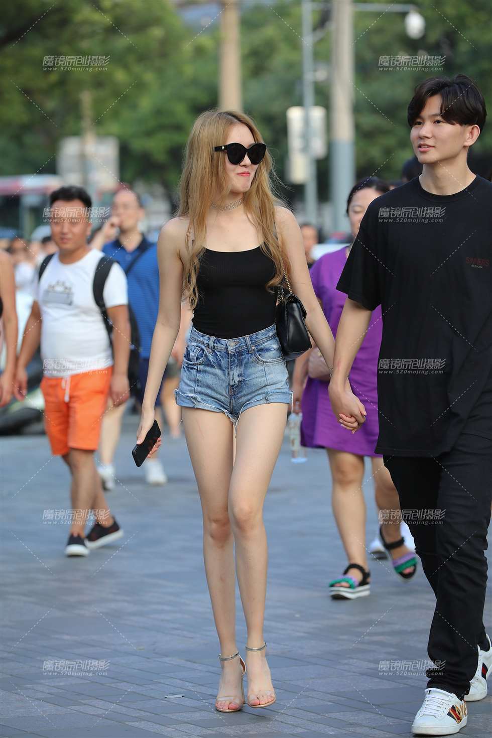 图片[3]-【补档】纯天然，大长美腿热裤女友-街拍流行馆
