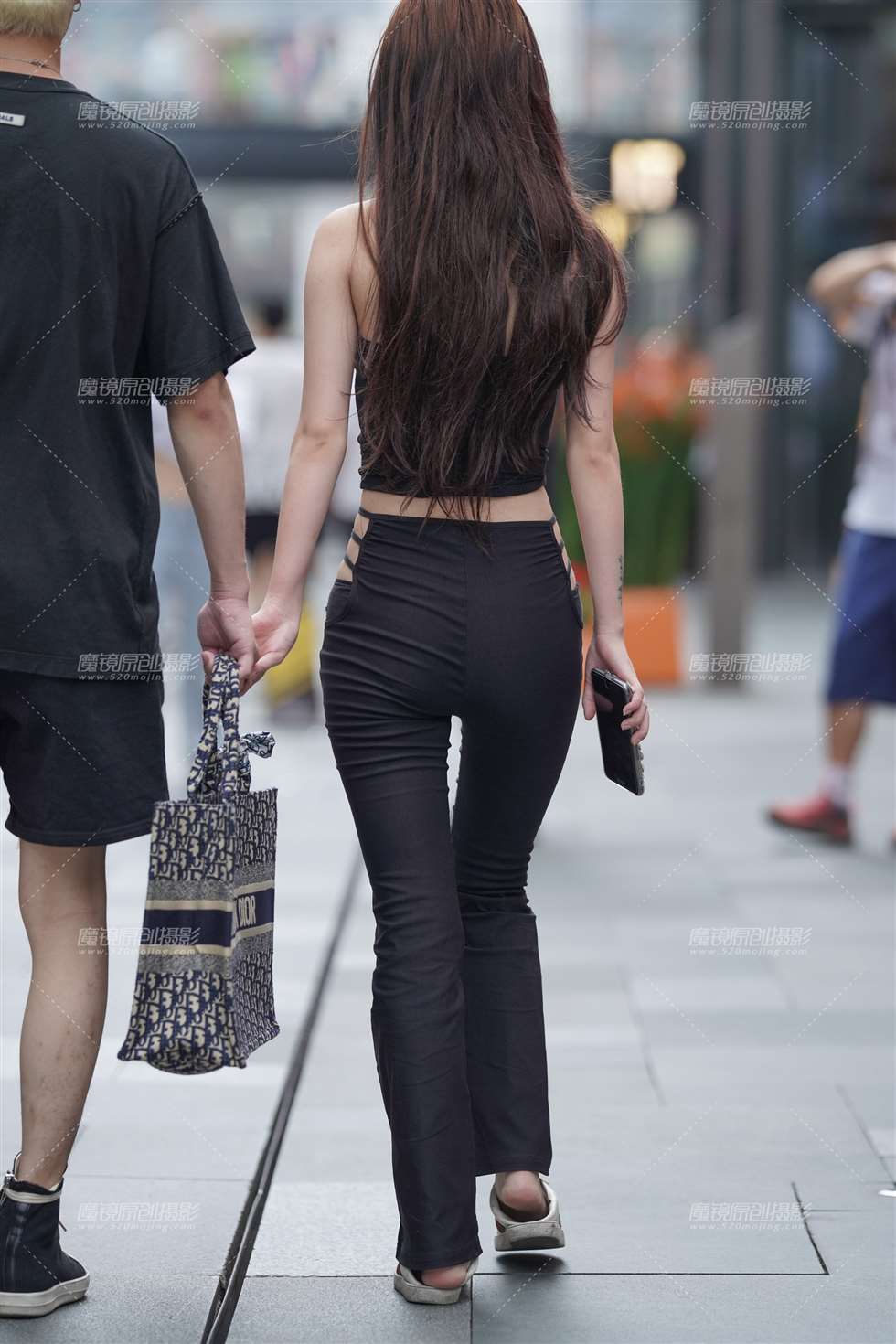 图片[2]-大胆前卫的打扮-街拍流行馆
