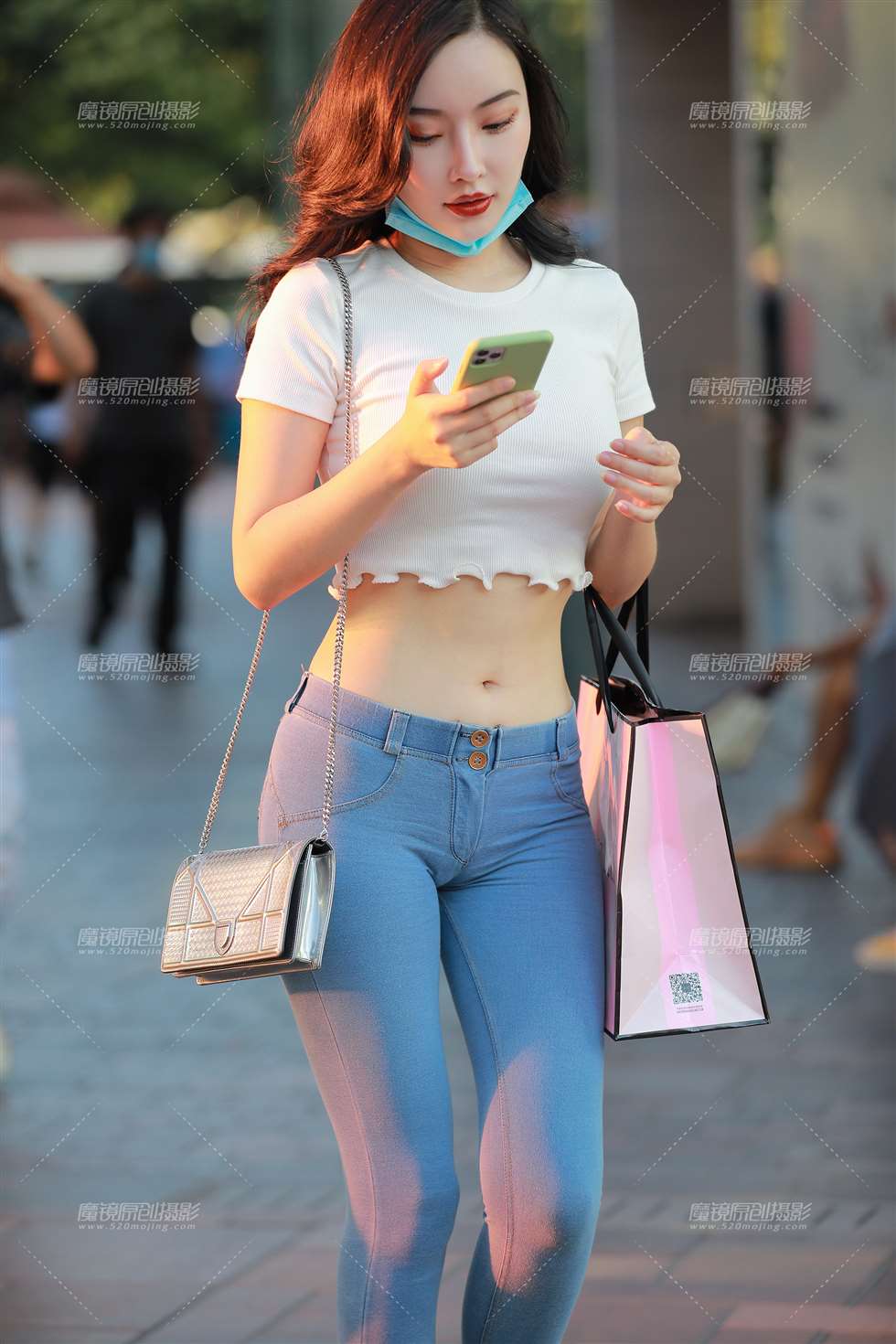 图片[3]-【玻璃街拍】这条街最靓的妹-街拍流行馆