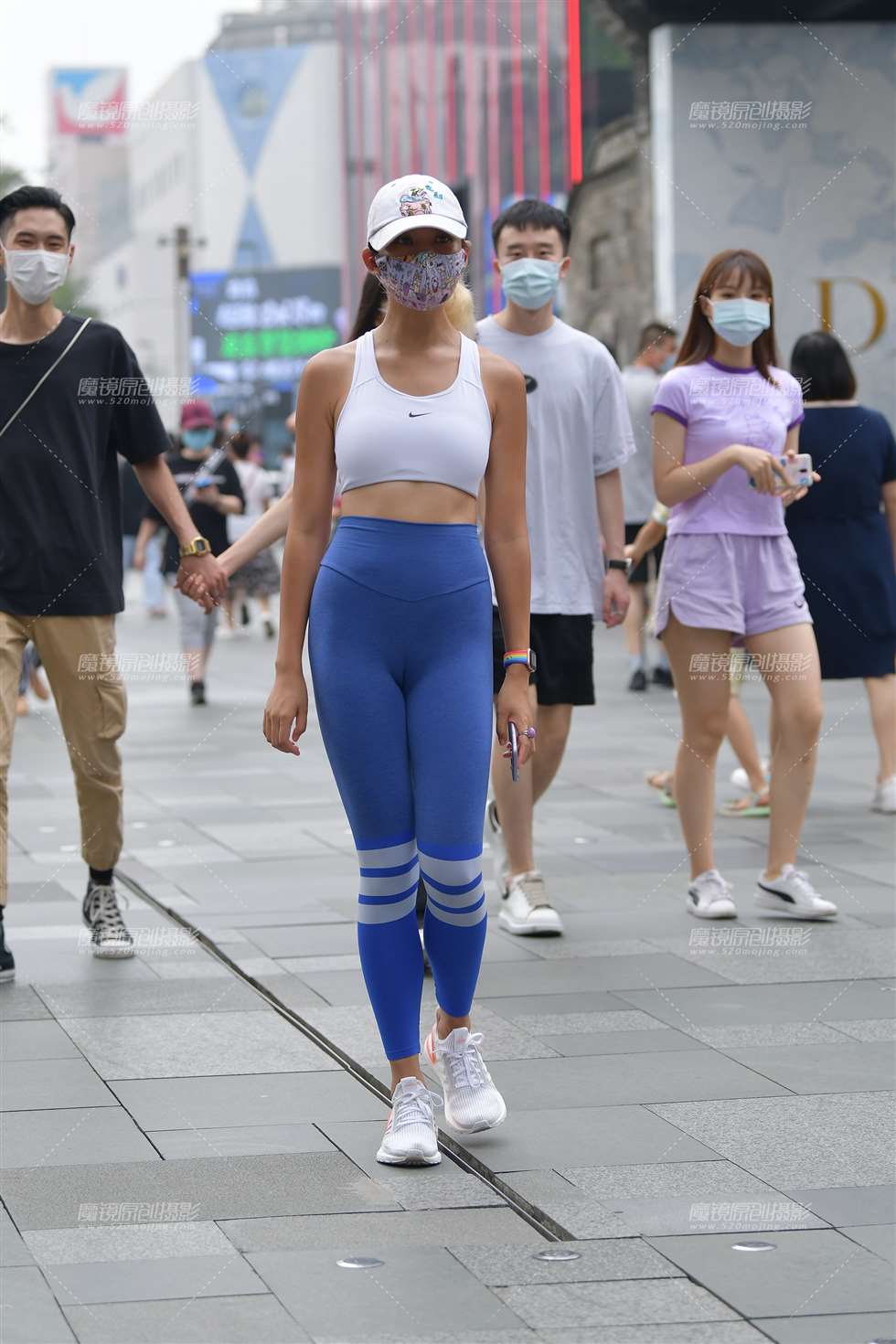图片[4]-深蓝色紧身裤-街拍流行馆