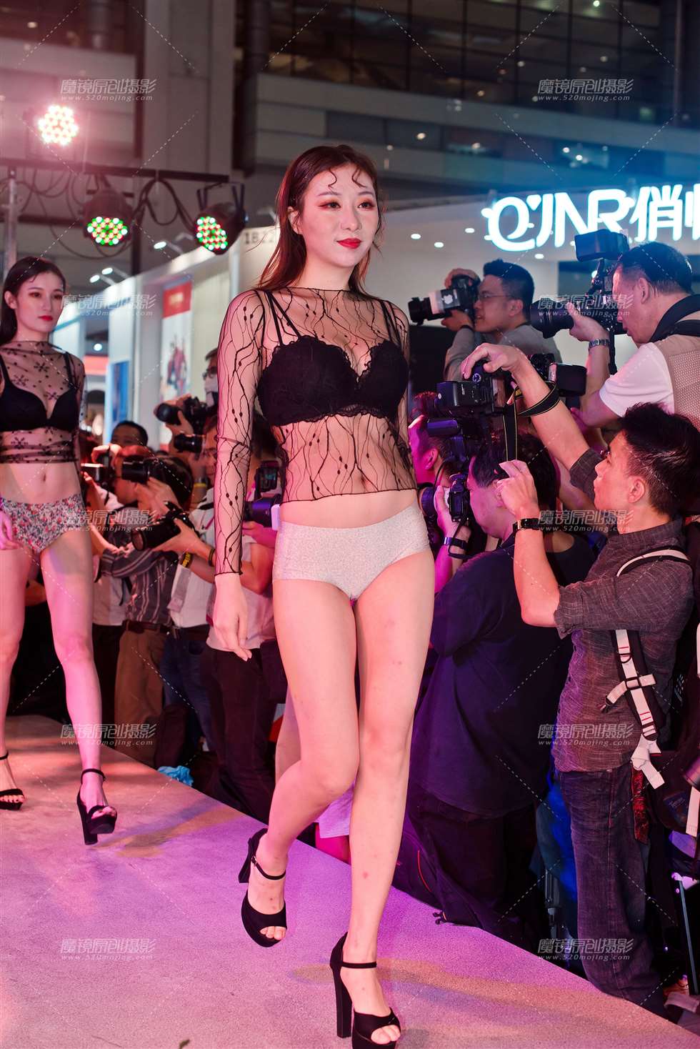 图片[1]-【御风赛贴】2019内衣展之内裤秀01-街拍流行馆