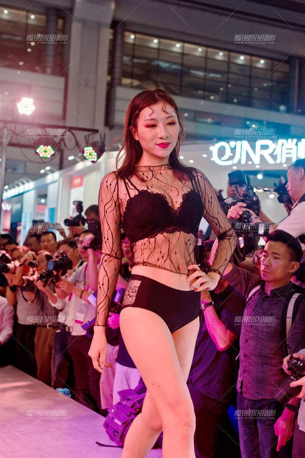 图片[4]-【御风赛贴】2019内衣展之内裤秀01-街拍流行馆