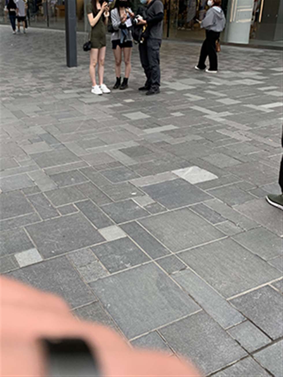 图片[3]-【红石赛帖】短裙小妹-街拍流行馆