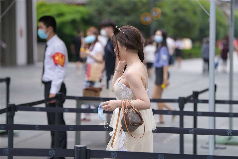 图片[3]-她这是~玫瑰花吗？-街拍流行馆