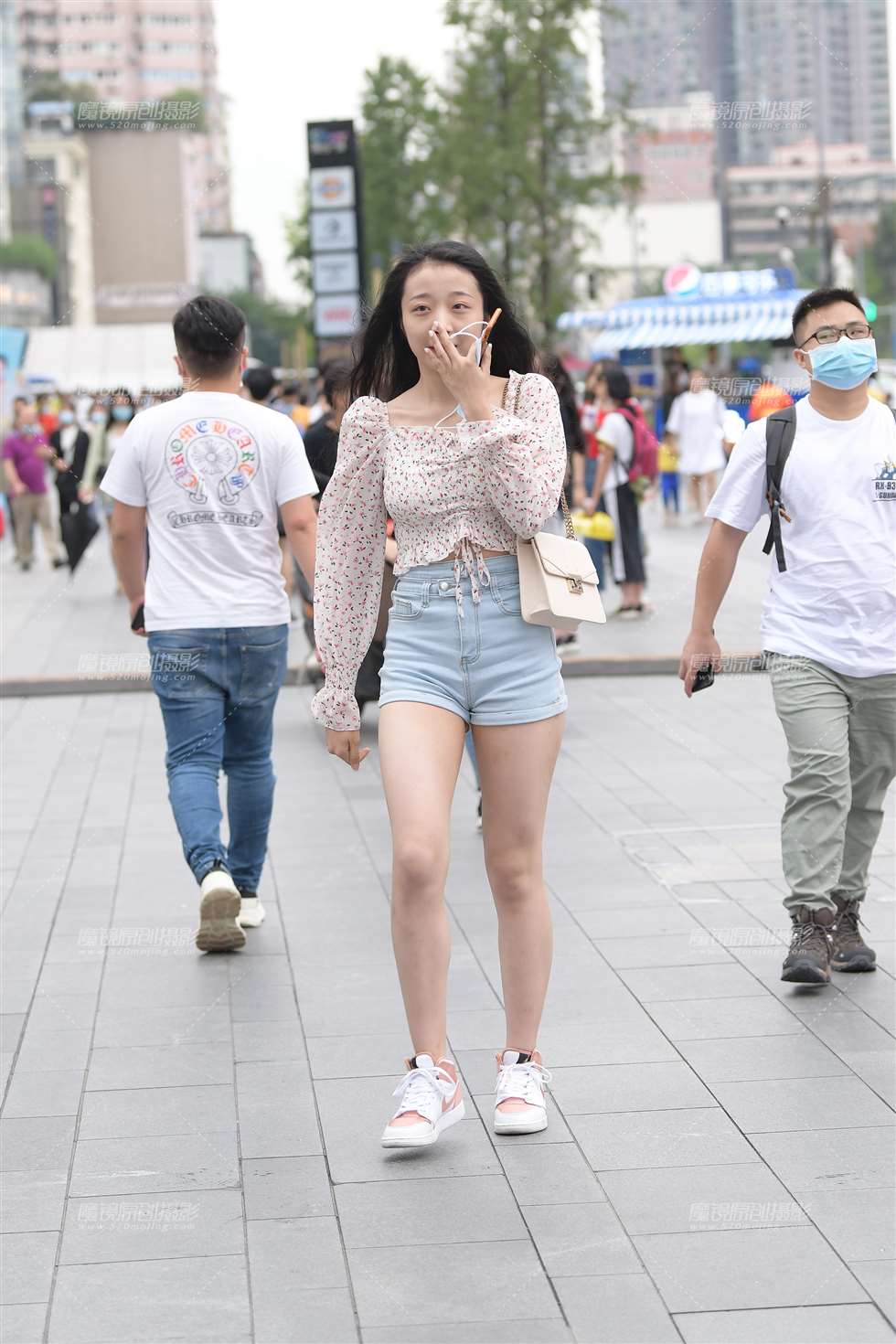 图片[4]-迷你热裤女友~-街拍流行馆