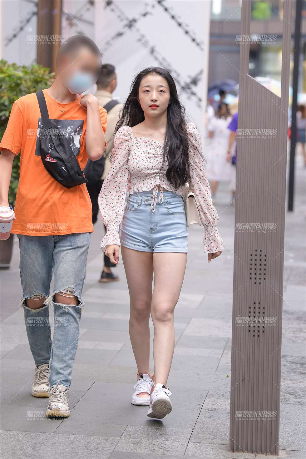 图片[1]-迷你热裤女友~-街拍流行馆