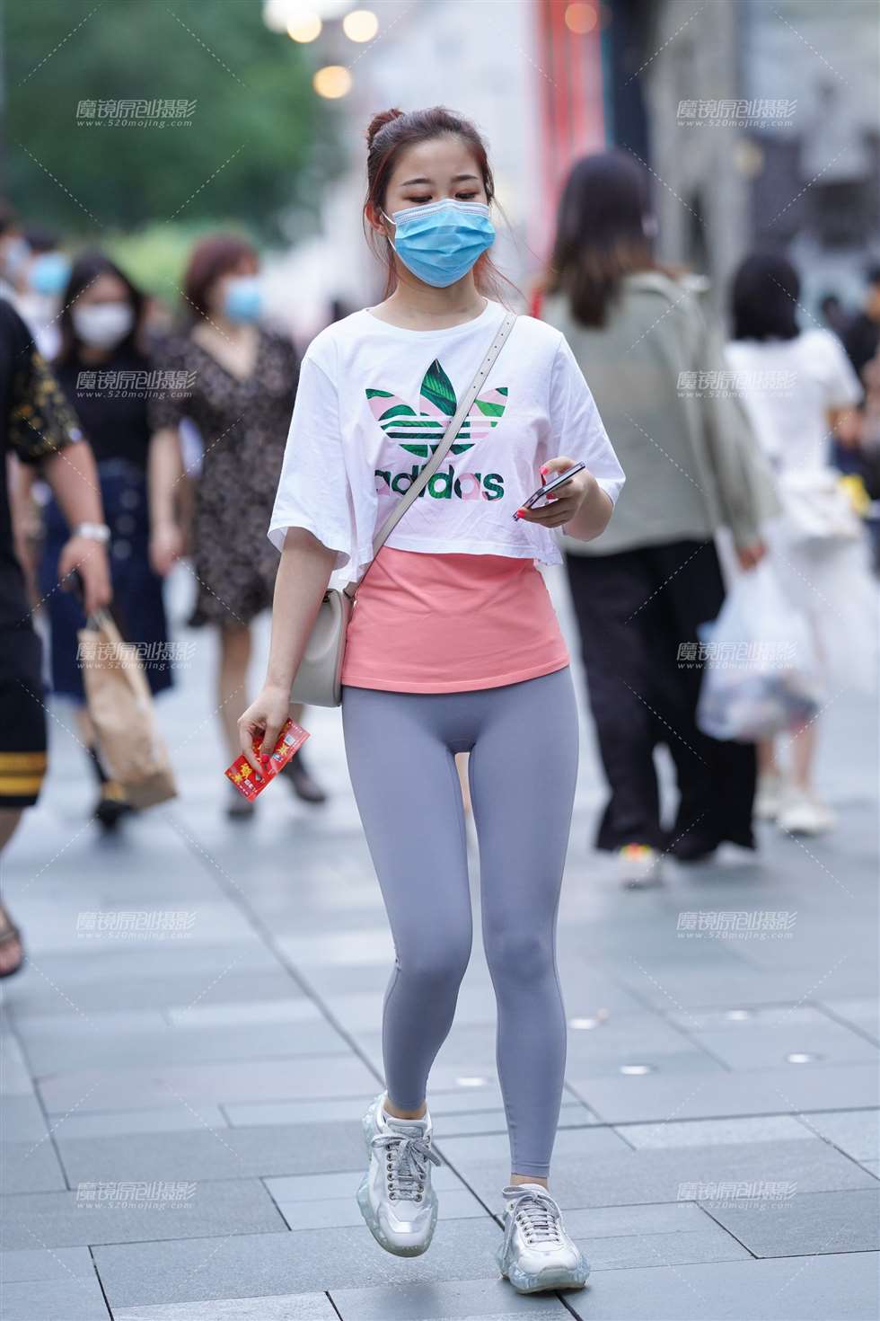 图片[3]-【凯恩赛贴】运动裤小妹-街拍流行馆