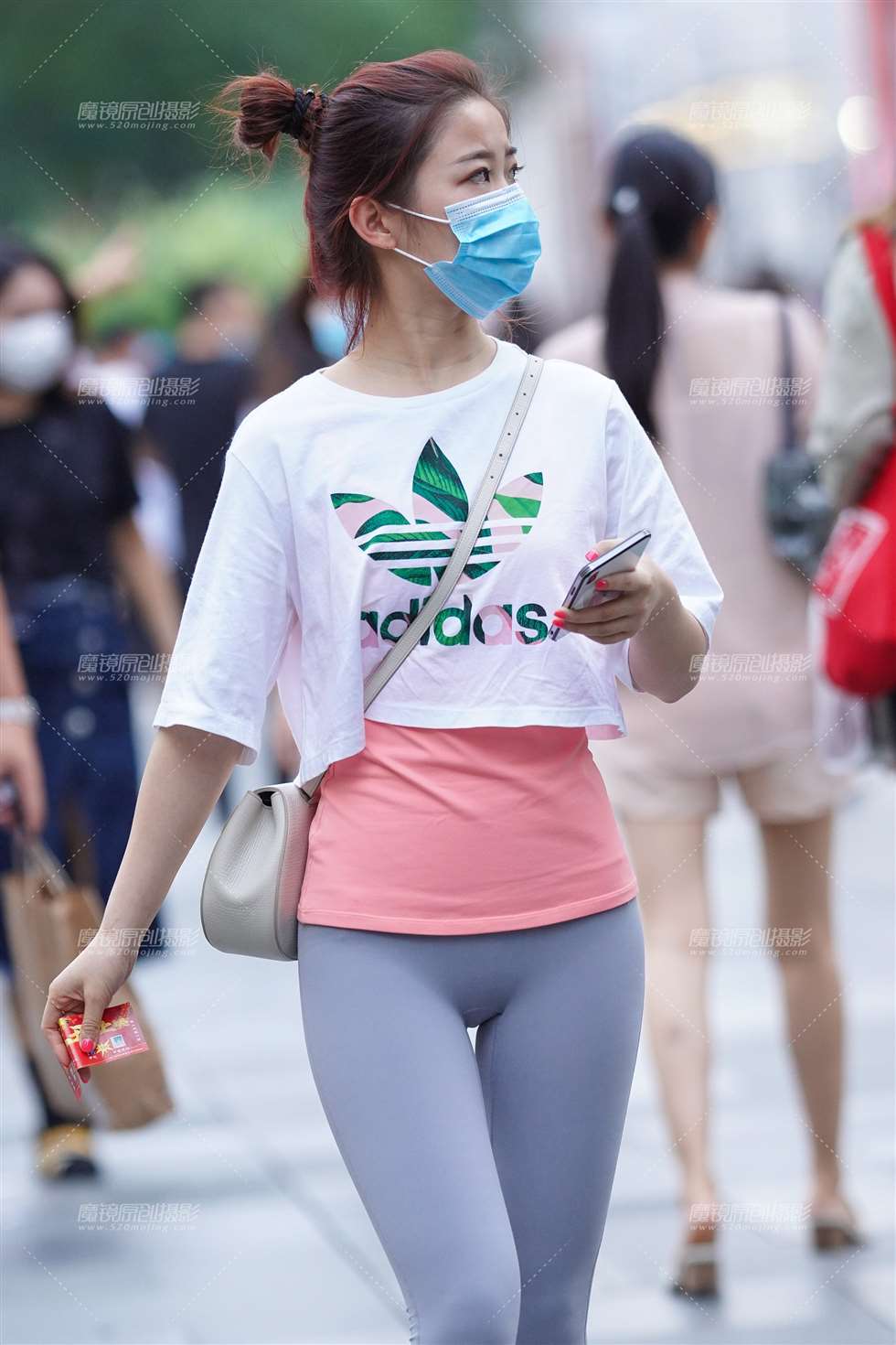 图片[5]-【凯恩赛贴】运动裤小妹-街拍流行馆