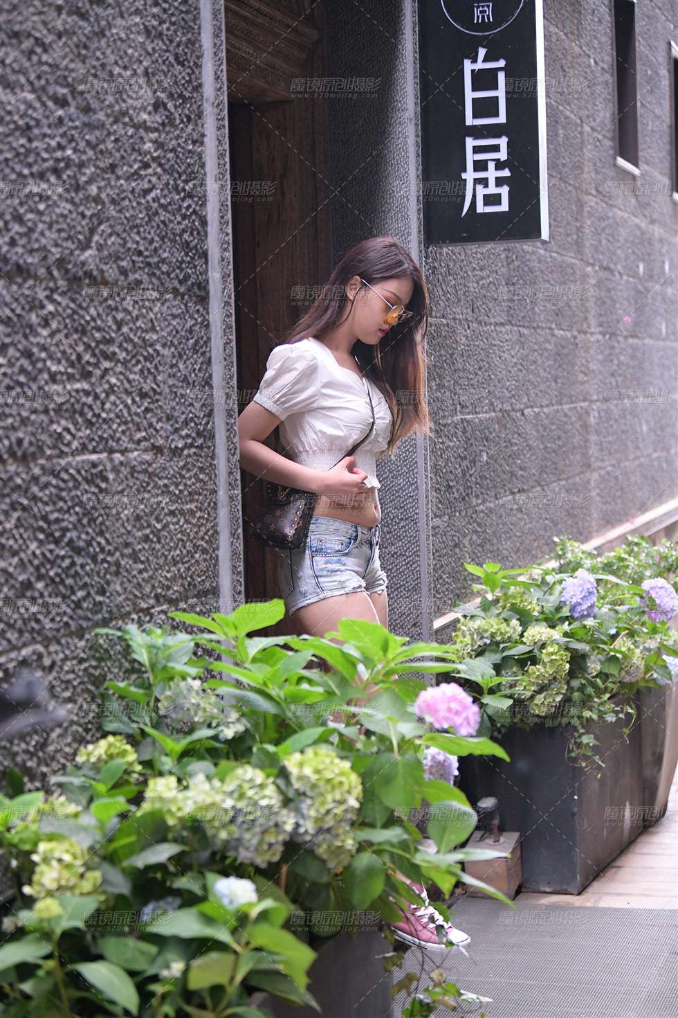图片[1]-【魂魂大理旅拍摄影】第一篇：热裤女孩-街拍流行馆