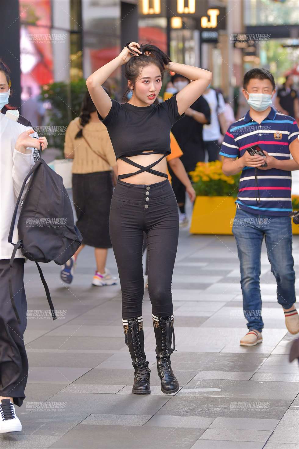 图片[1]-黑魅~-街拍流行馆