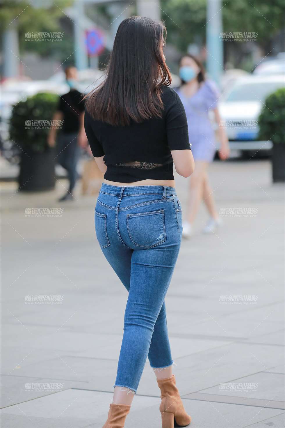 图片[5]-【玻璃街拍】丰满性感牛仔裤美女-街拍流行馆