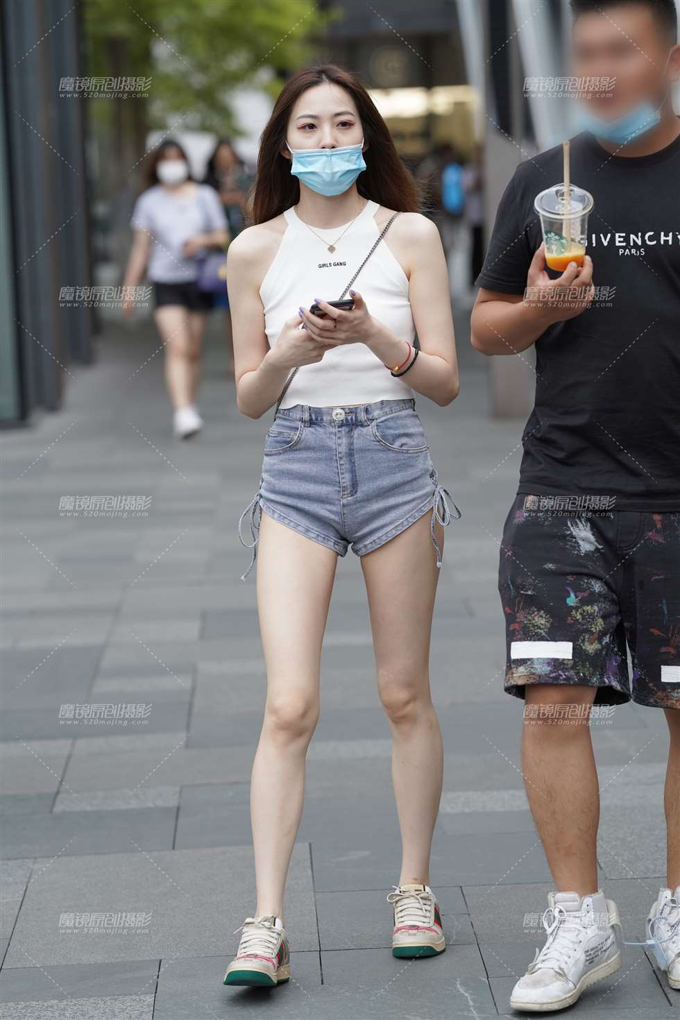 图片[1]-热裤美眉-街拍流行馆
