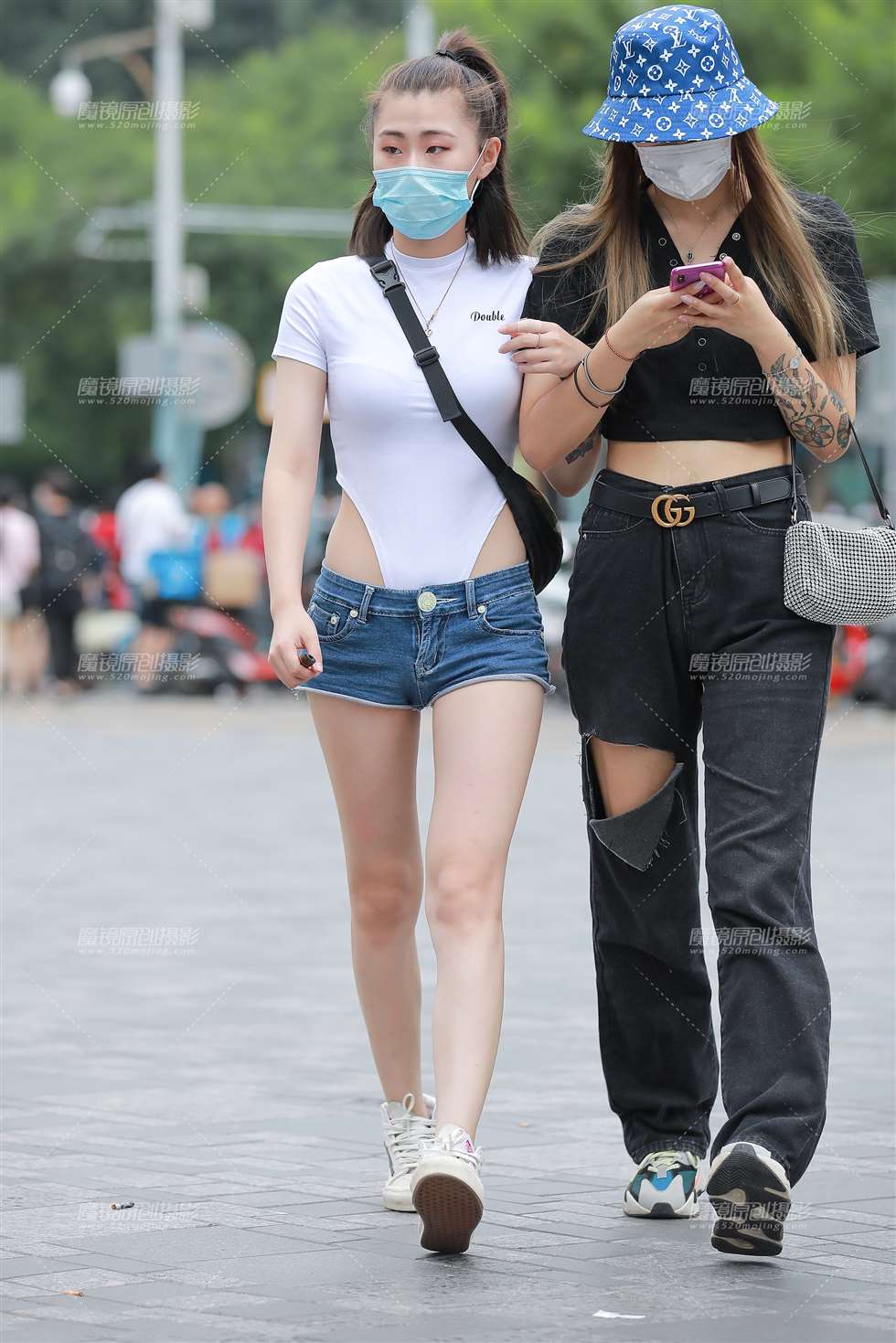 图片[4]-【玻璃街拍】时尚性感热裤美眉-街拍流行馆