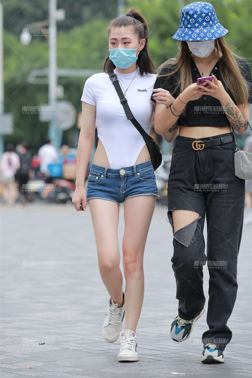图片[5]-【玻璃街拍】时尚性感热裤美眉-街拍流行馆
