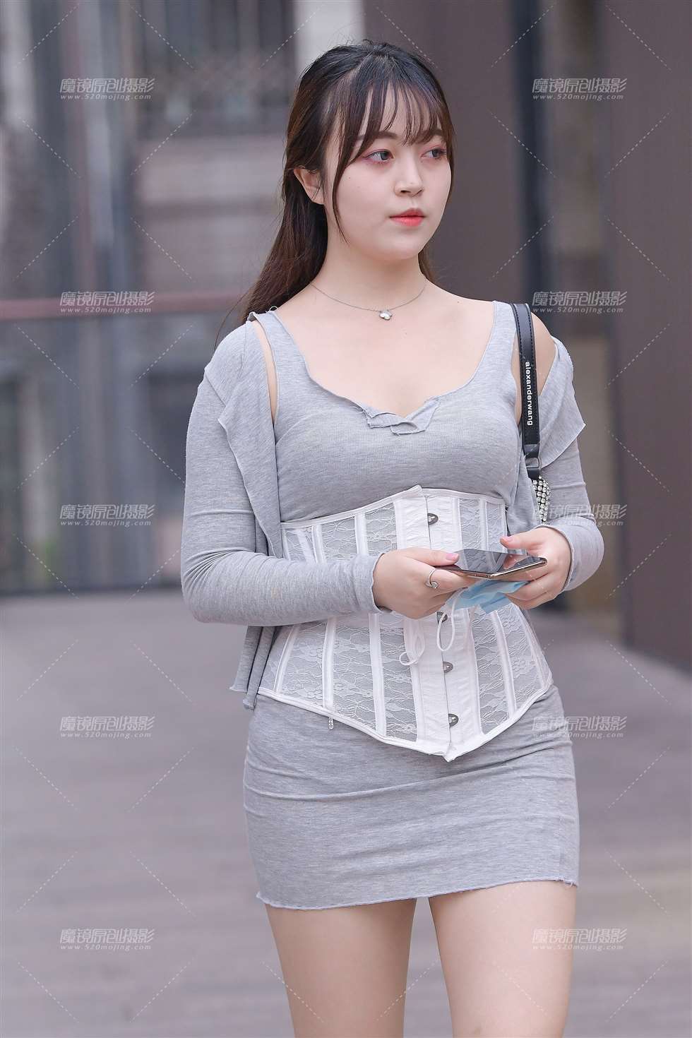 图片[1]-【补档】韵味丰腴的女人-街拍流行馆