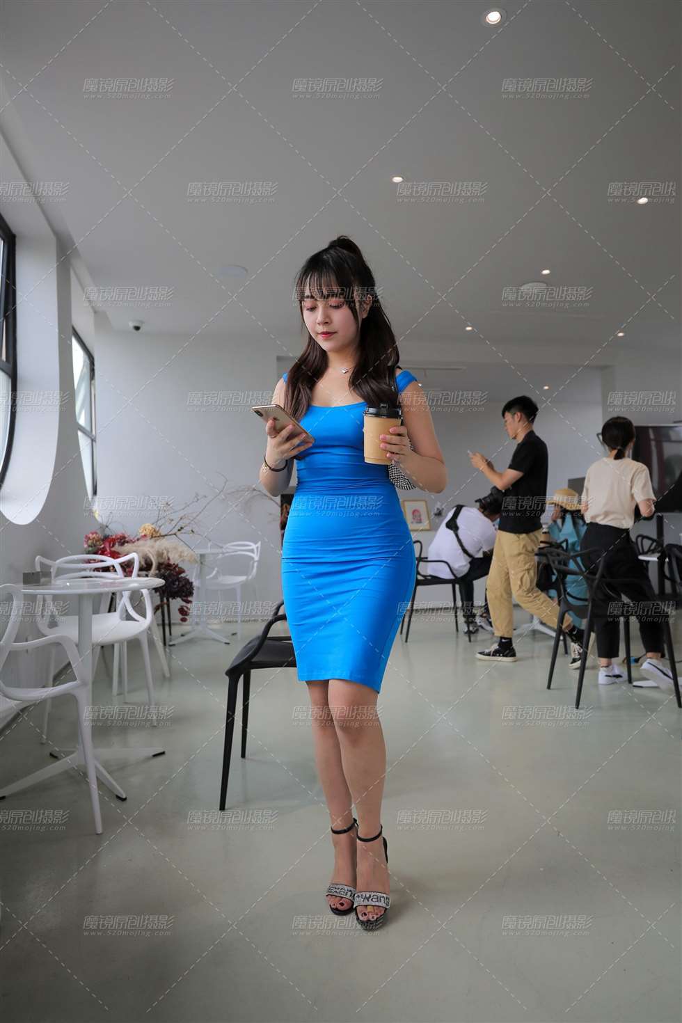 图片[3]-【凯恩模拍作品】丰腴的蓝色包臀裙美女-街拍流行馆