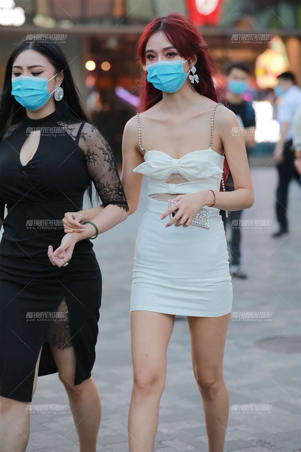图片[3]-【玻璃街拍】白色包臀裙美女-街拍流行馆