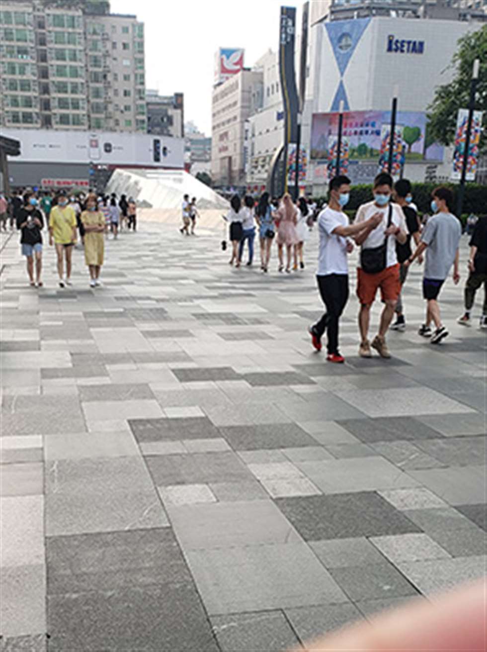 图片[3]-牛仔短裙长腿美女-街拍流行馆