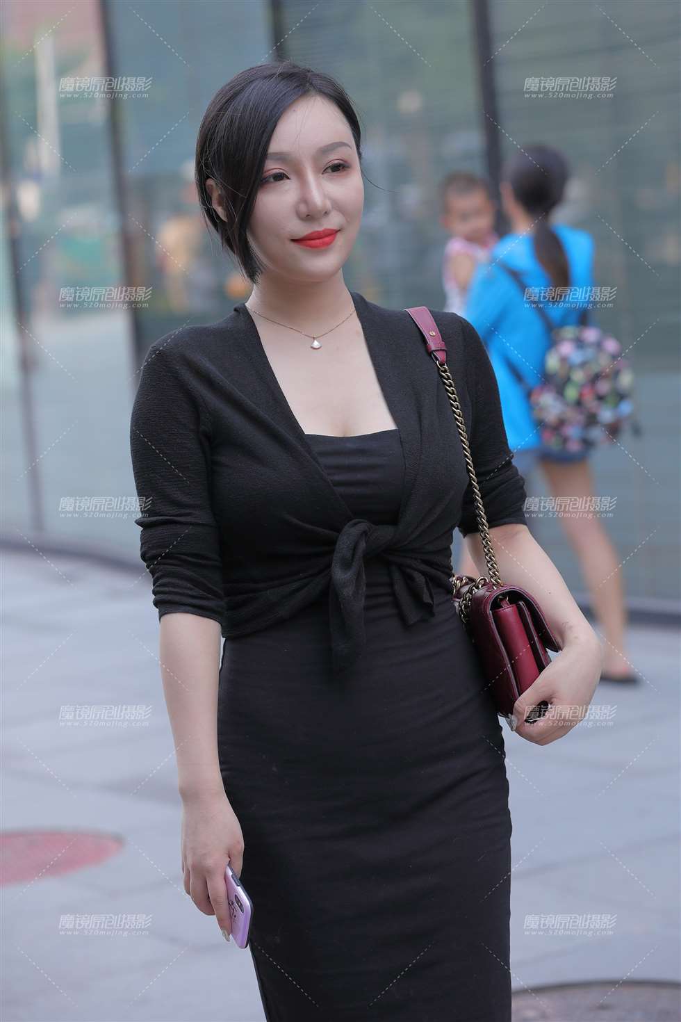 图片[1]-【补档】性感黑裙-街拍流行馆