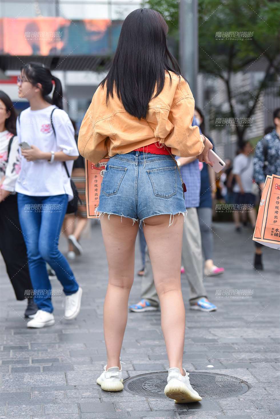 图片[1]-性感热裤-街拍流行馆