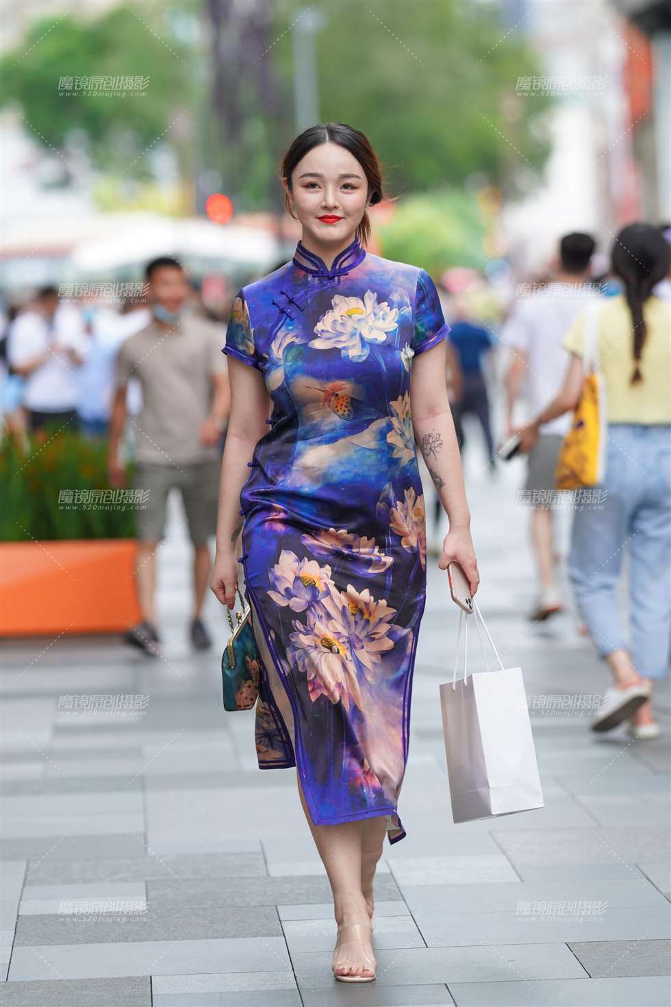 图片[4]-丰韵的旗袍美人儿-街拍流行馆