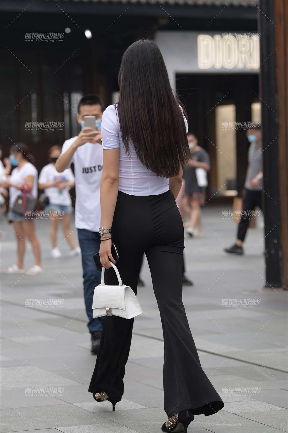 图片[2]-身材爆表的小姐姐-街拍流行馆