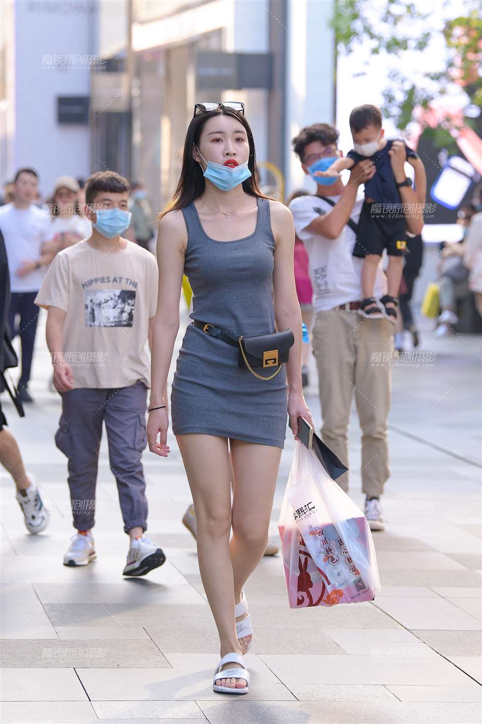 图片[1]-性感包臀裙美女-街拍流行馆
