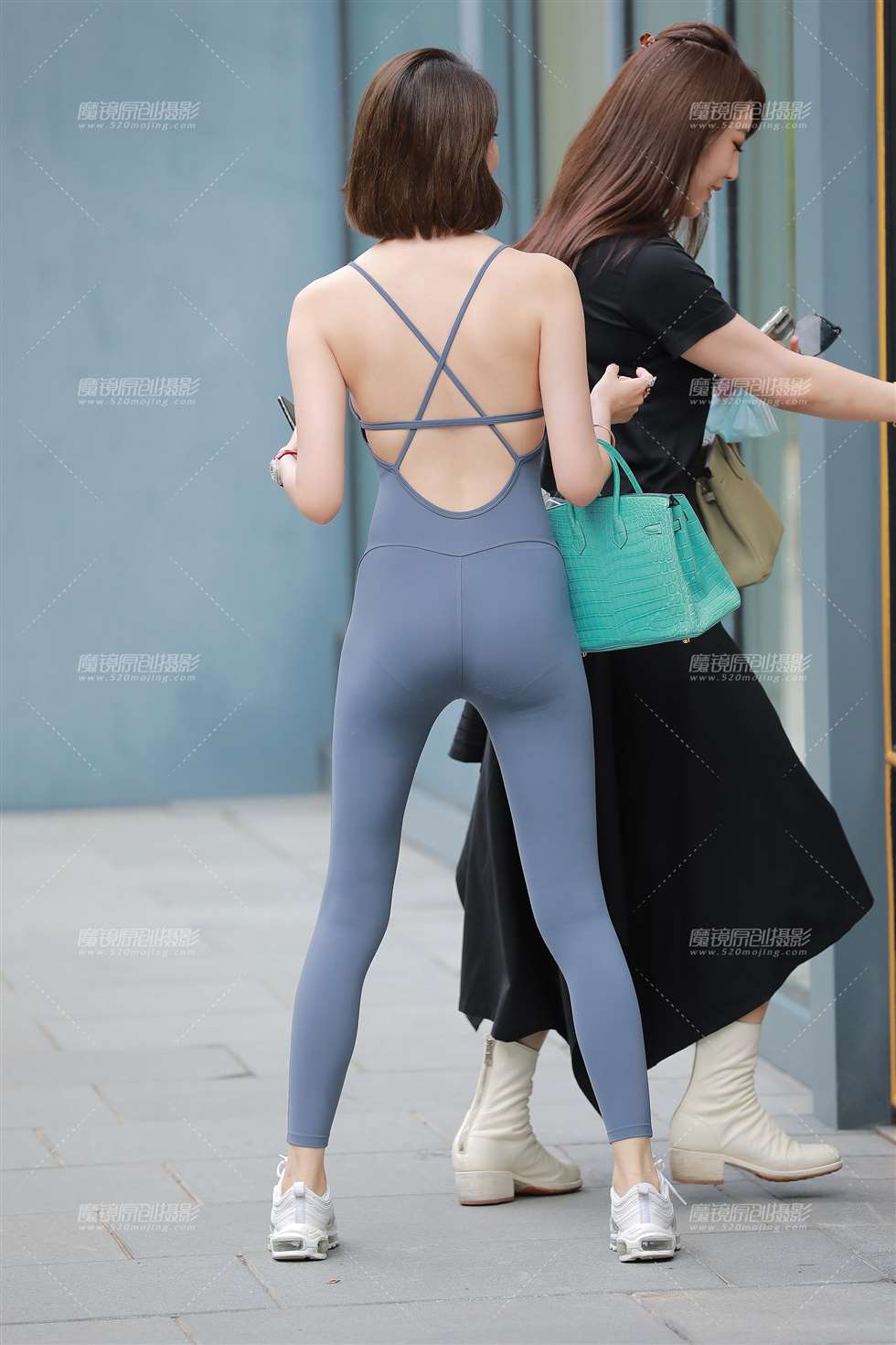 图片[2]-【玻璃街拍】极品连体瑜伽裤美女-街拍流行馆