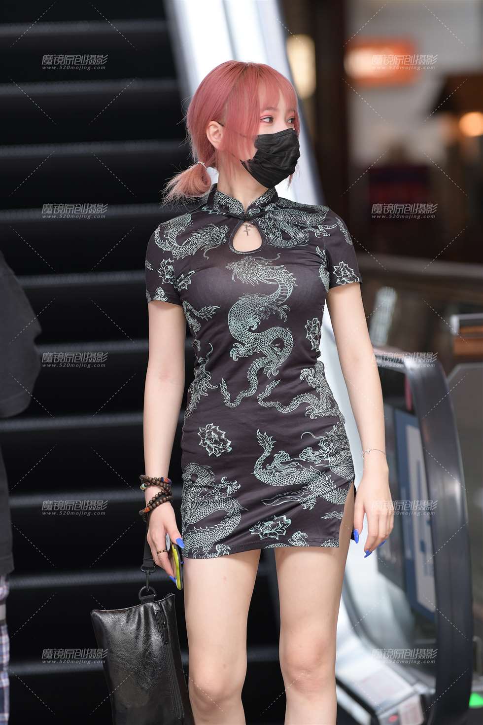 图片[4]-修身的旗袍美女-街拍流行馆