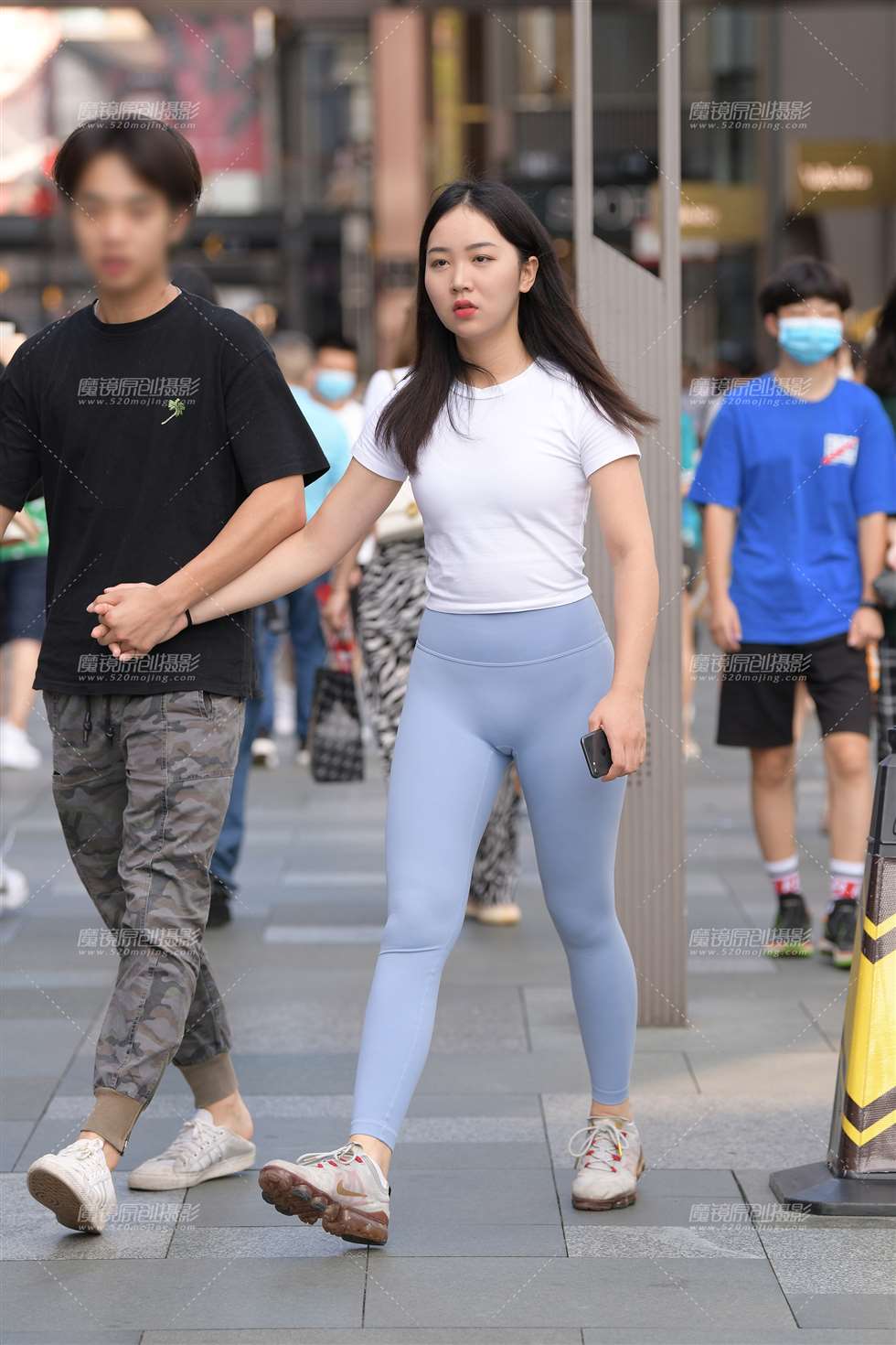 图片[3]-圆润紧身裤女友-街拍流行馆