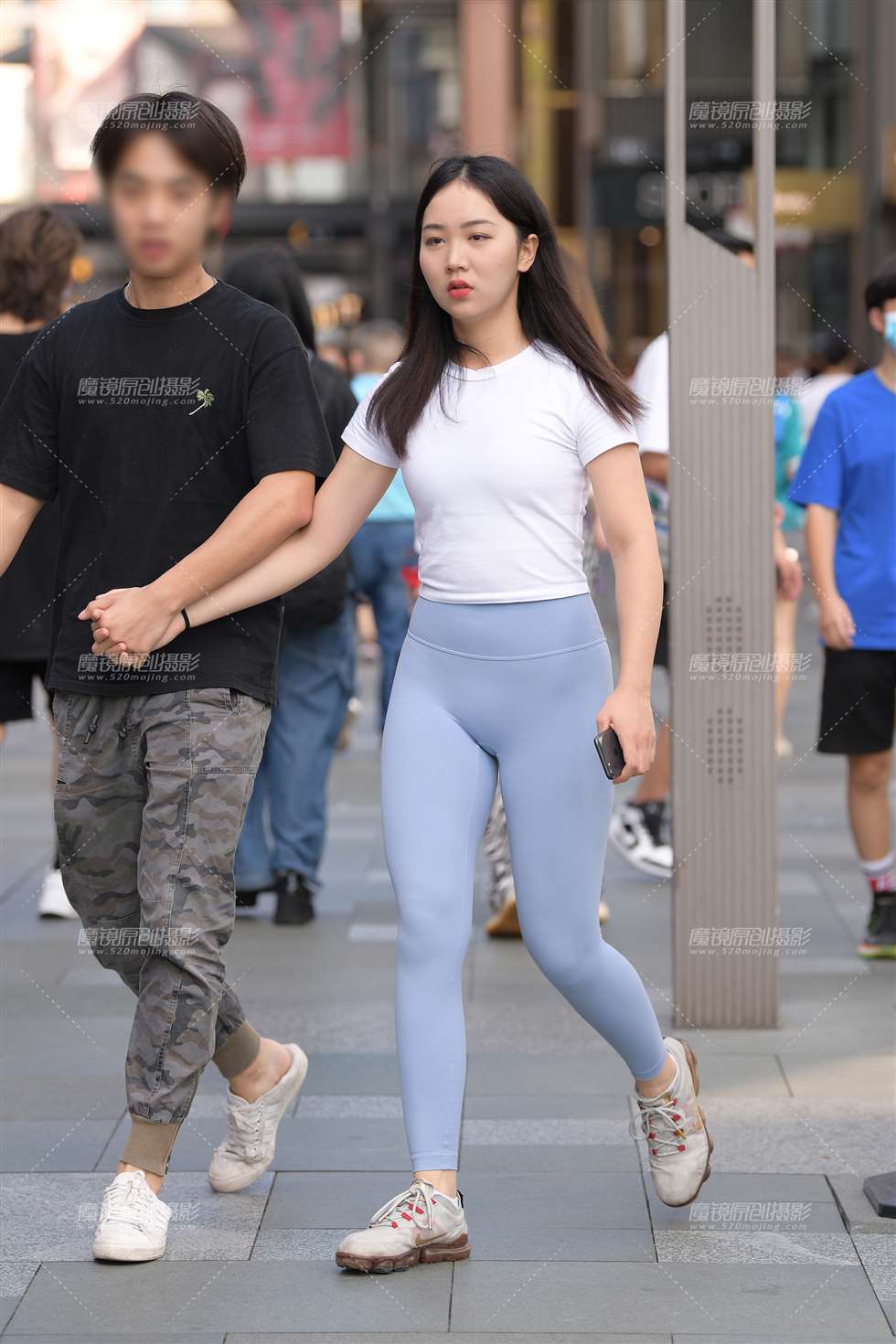 图片[4]-圆润紧身裤女友-街拍流行馆