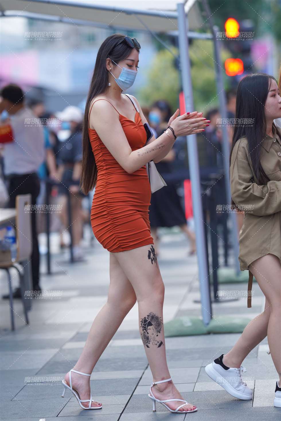 图片[5]-肉肉丰满的包臀裙美女 好喜欢-街拍流行馆