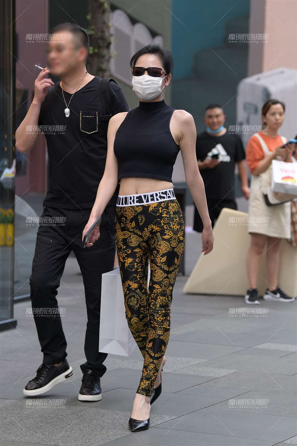 图片[4]-耀眼的紧身裤美**-街拍流行馆