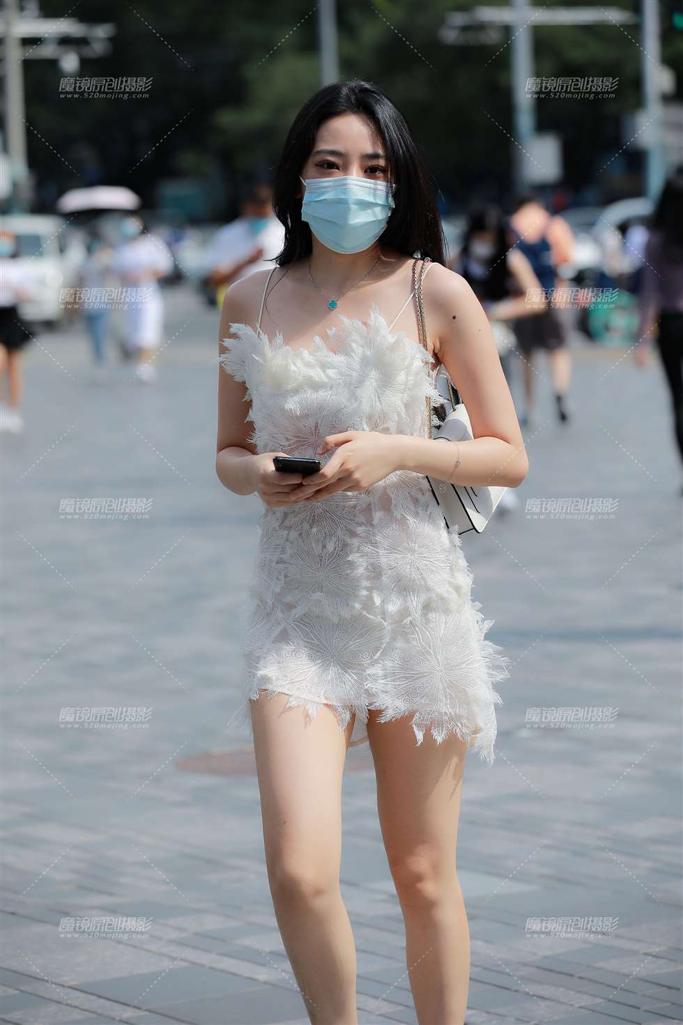 图片[5]-【玻璃街拍】性感白色蕾丝裙-街拍流行馆