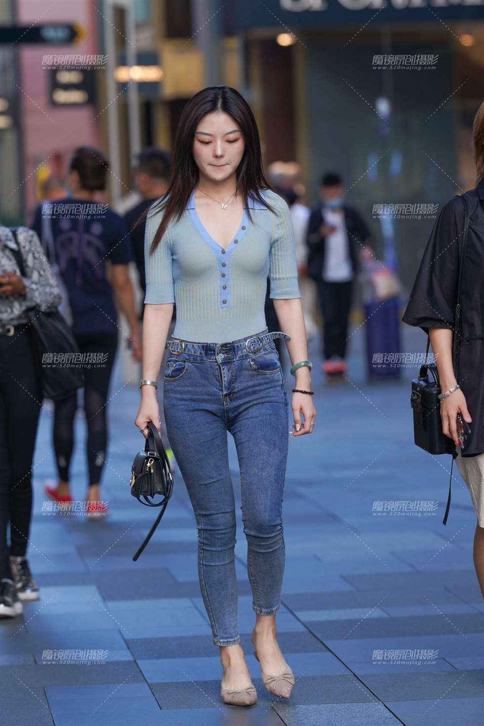 图片[4]-【凯恩赛贴】紧牛美眉-街拍流行馆